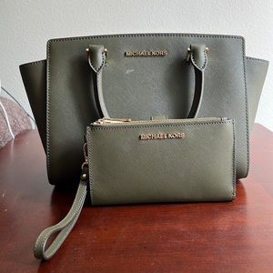 Michael Kors purse and wallet set